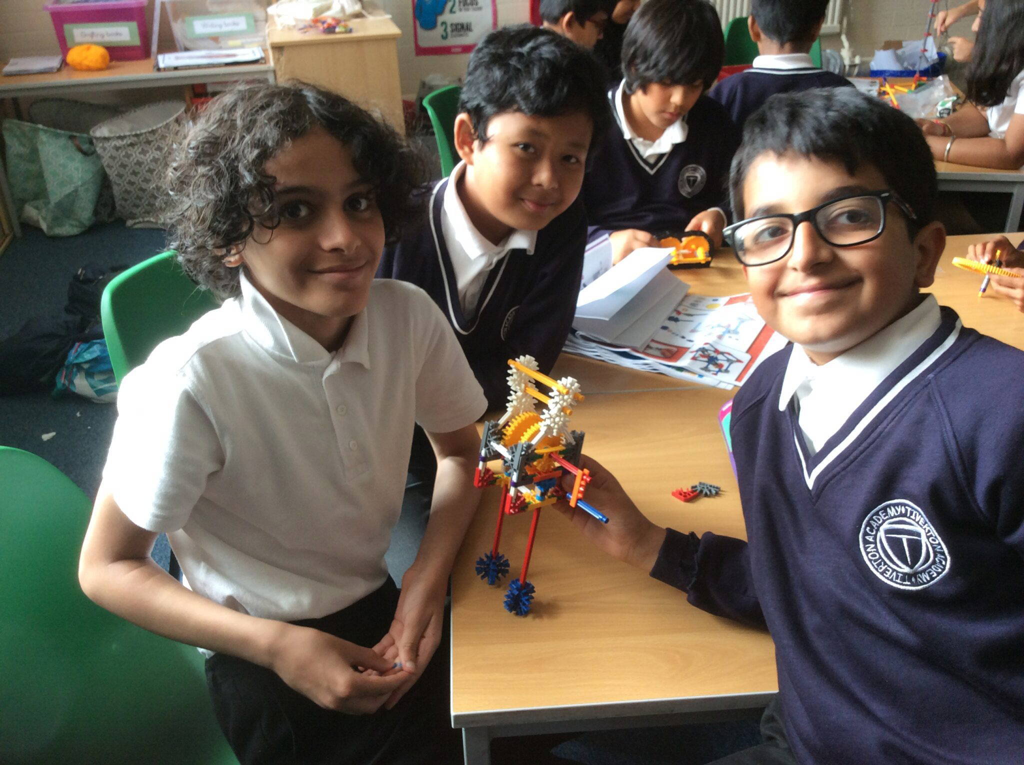 Design and Technology Gears and pulleys using K’nex Tiverton Academy